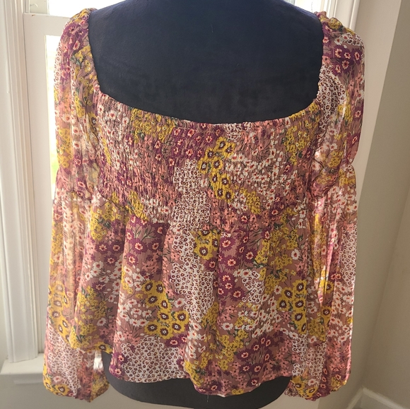 Francesca’s Bessie Smocked Neckline Printed Blouse Size XL NWT Valentine's Day - Picture 6 of 12